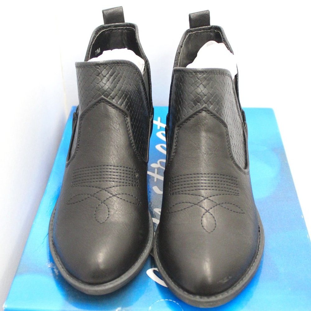 Easy Street Legend Booties Black Woven 7M
